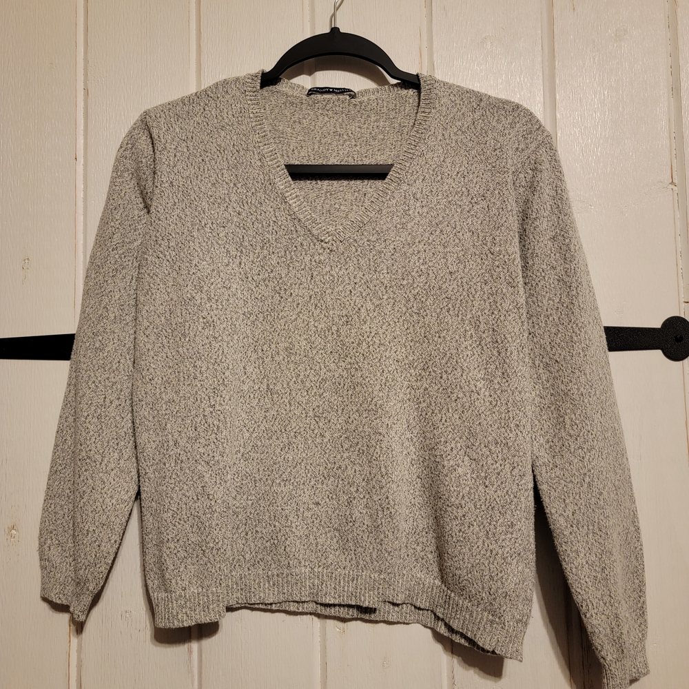Brandy Melville Sweater Knkt Gray V-Neck Long Sleeve Size S/M